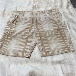 Old Navy Plaid Beige Women's Cargo Shorts